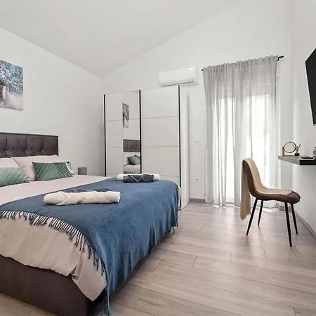 Cozy In With Kitchen Santalezi